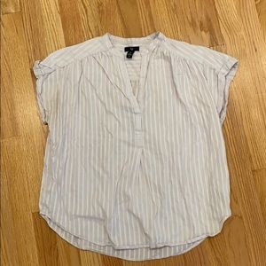 GAP light purple top